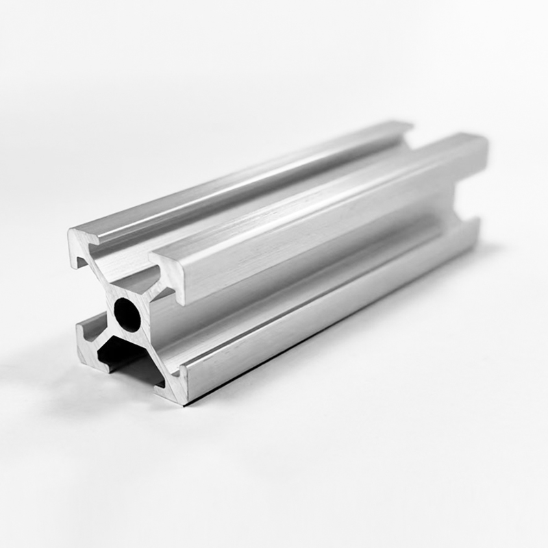 T-Nut-Profil der Serie 1515 in Silber/Schwarz aus leichtem Aluminium-Strangpressprofil mit 6 mm Schlitzbreite